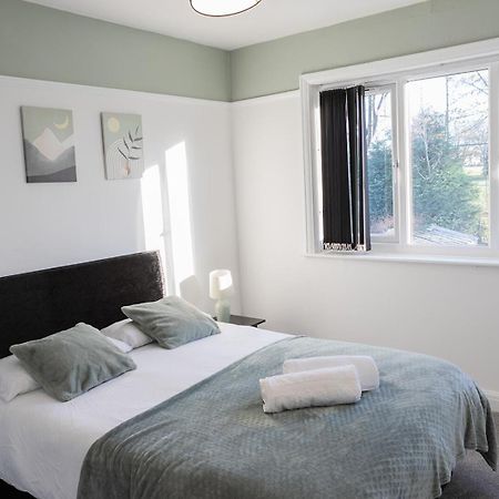 Lymer House - Stylish 3 Bedroom House In Wolverhampton Bagian luar foto