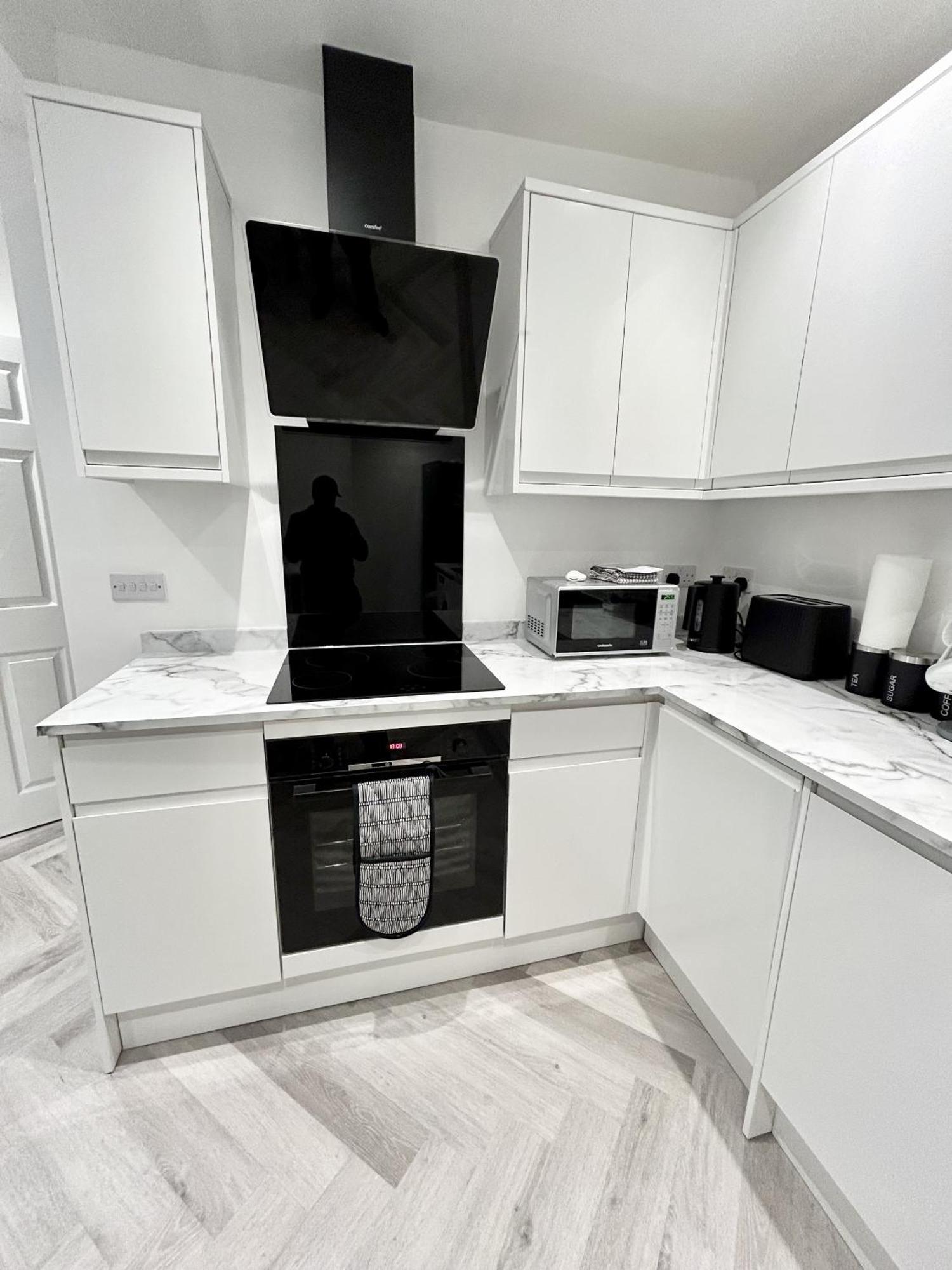 Lymer House - Stylish 3 Bedroom House In Wolverhampton Bagian luar foto