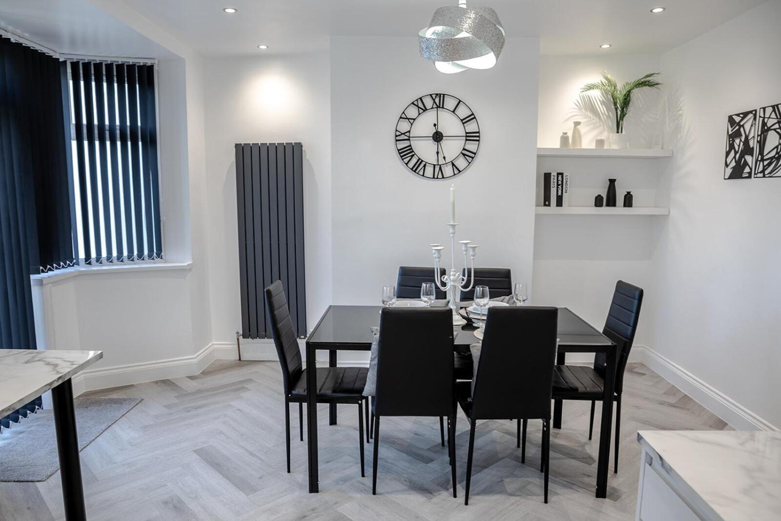 Lymer House - Stylish 3 Bedroom House In Wolverhampton Bagian luar foto